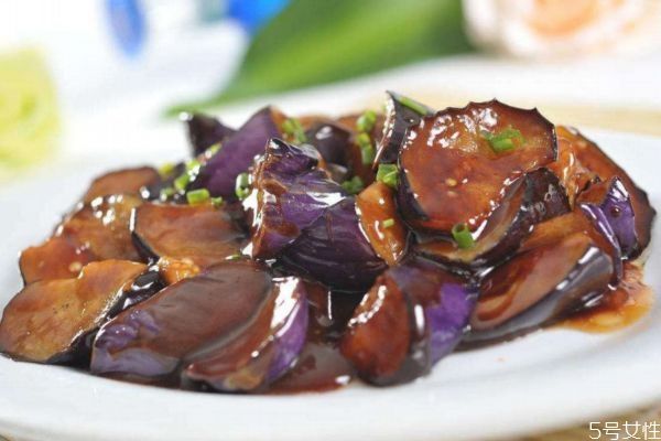 孕妇可以吃红烧茄子吗 孕妇可以吃红烧茄子吗晚期