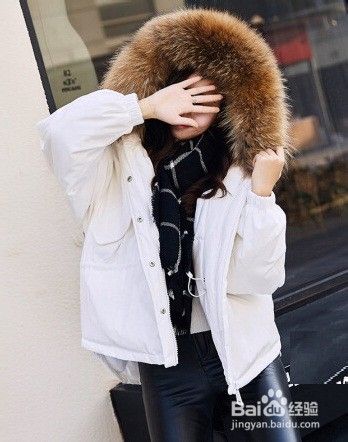 白色羽绒服搭配围巾 白色羽绒服搭配围巾女