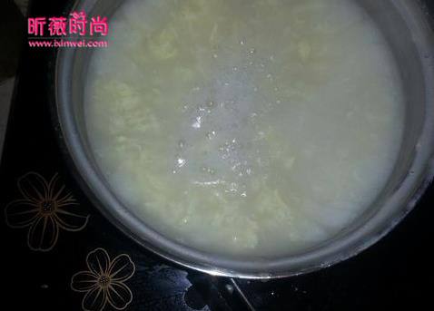 奶粉可以加在稀饭里吗 奶粉可以加在稀饭里给宝宝吃吗