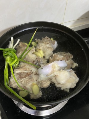 高压锅筒骨汤的做法 高压锅筒子骨汤的做法大全集