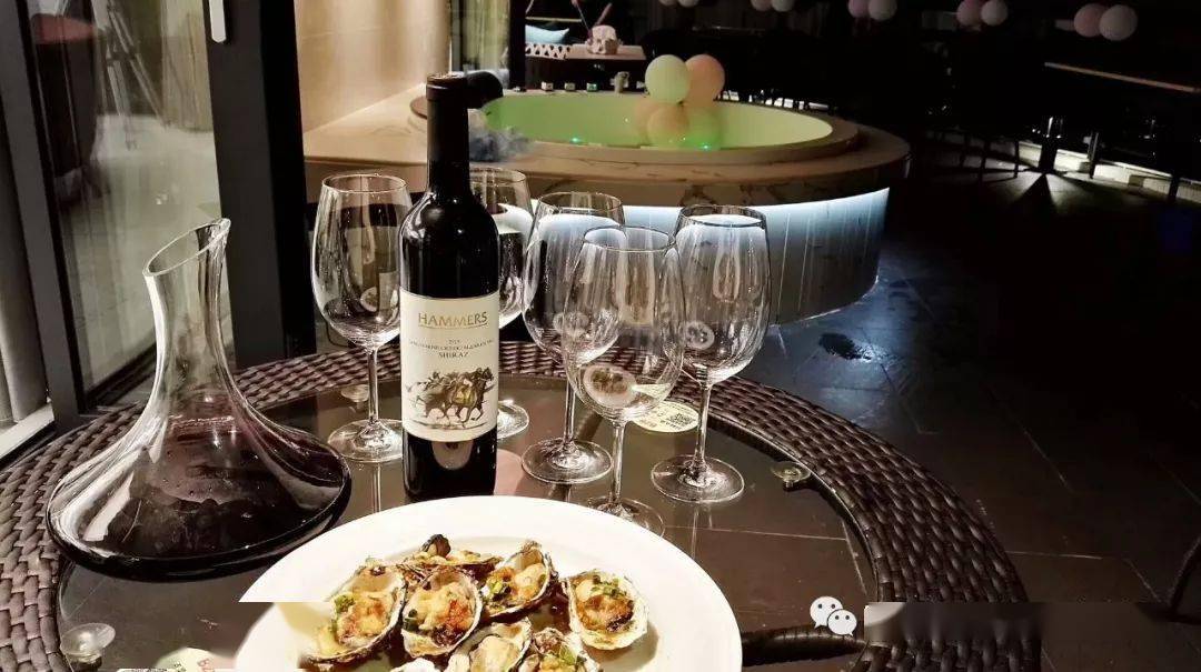 酒店红酒搭配什么好喝 酒店里红酒的价格是多少 酒店红酒搭配什么好喝 酒店里红酒的价格是多少