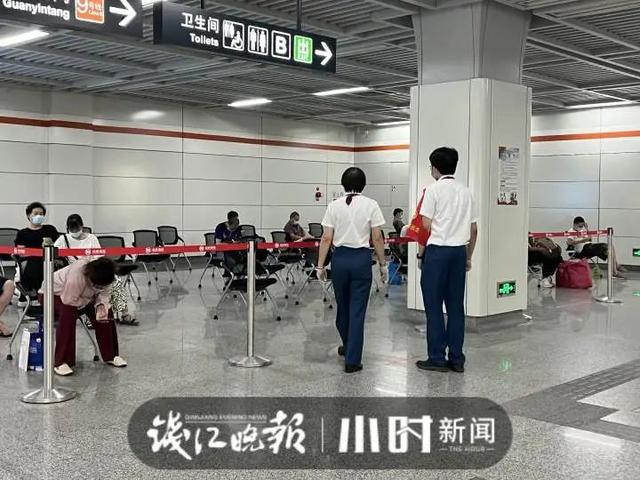 杭州多个地铁站已出现！网友见到这幕直呼：好凉快，好贴心
