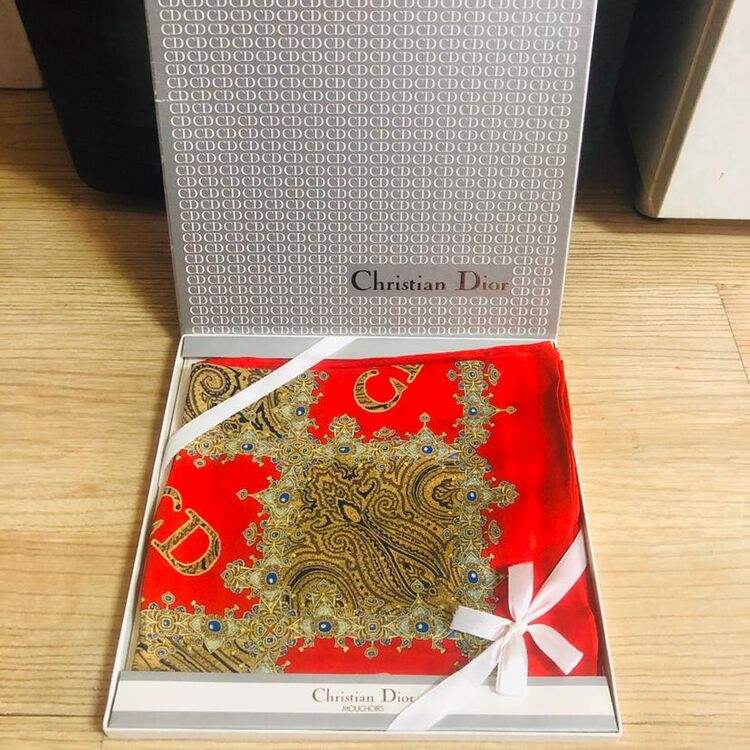 dior星座丝巾(dior头巾)